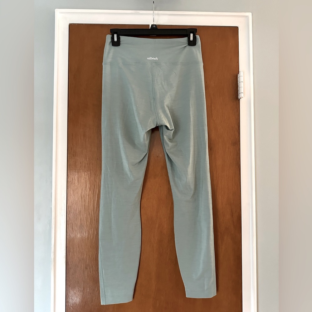 Allbirds natural flow leggings, size M. - Picture 3 of 6
